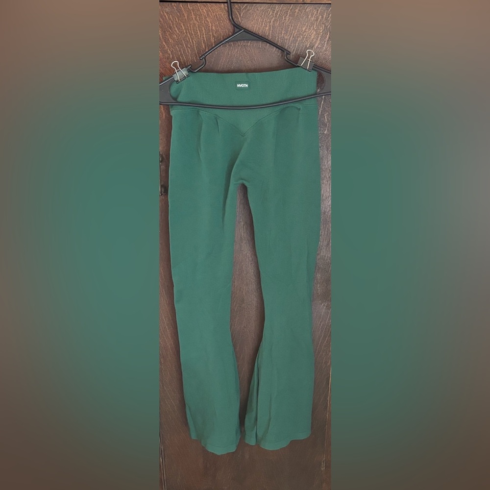 NVGTN Balsam Green Sports Bra and Leggings Set LG/XL - Picture 15 of 16